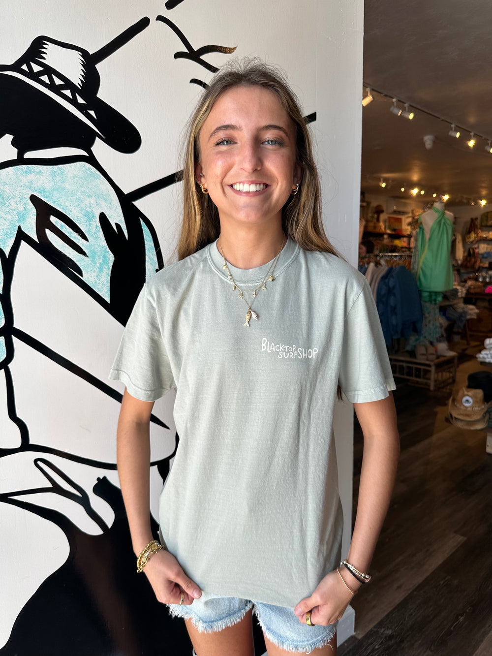Locals Tee in Bay