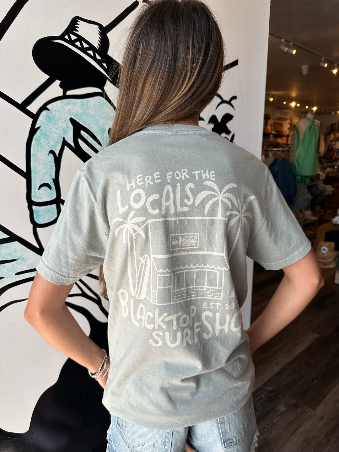 Locals Tee in Bay