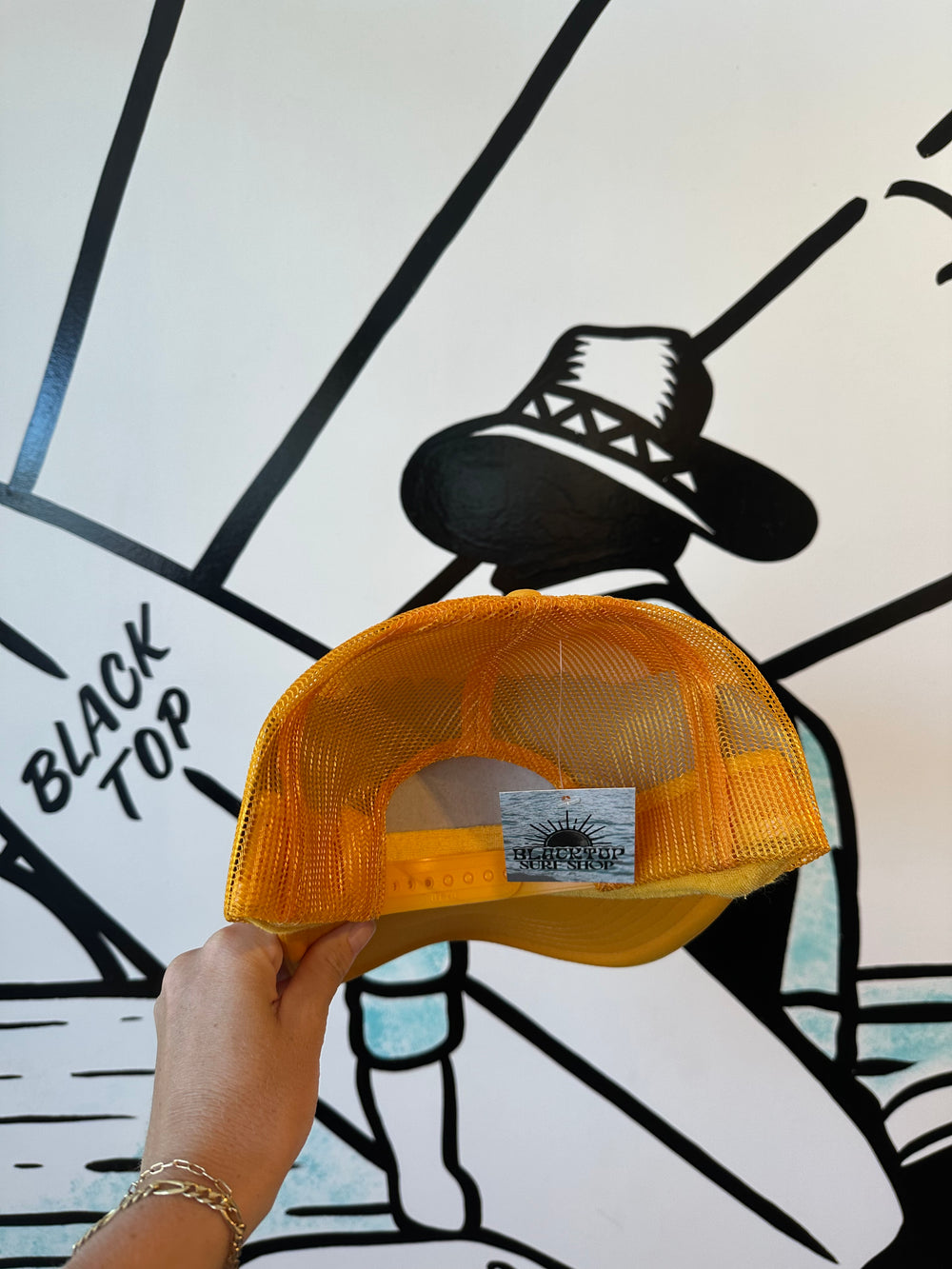 Profesional Sunbather Trucker in Gold