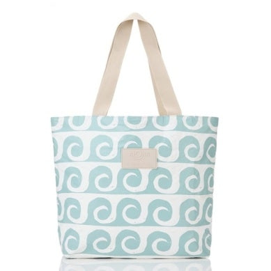 Party Wave Day Tripper Bag in Low Tide