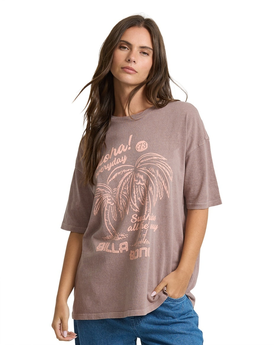Surf N Spray Short Sleeve Tee in Acorn