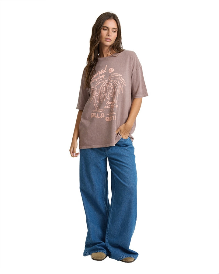 Surf N Spray Short Sleeve Tee in Acorn