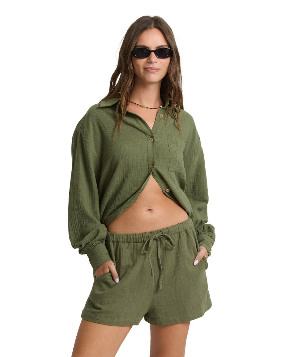 Wanderer Woven Shorts in Canteen