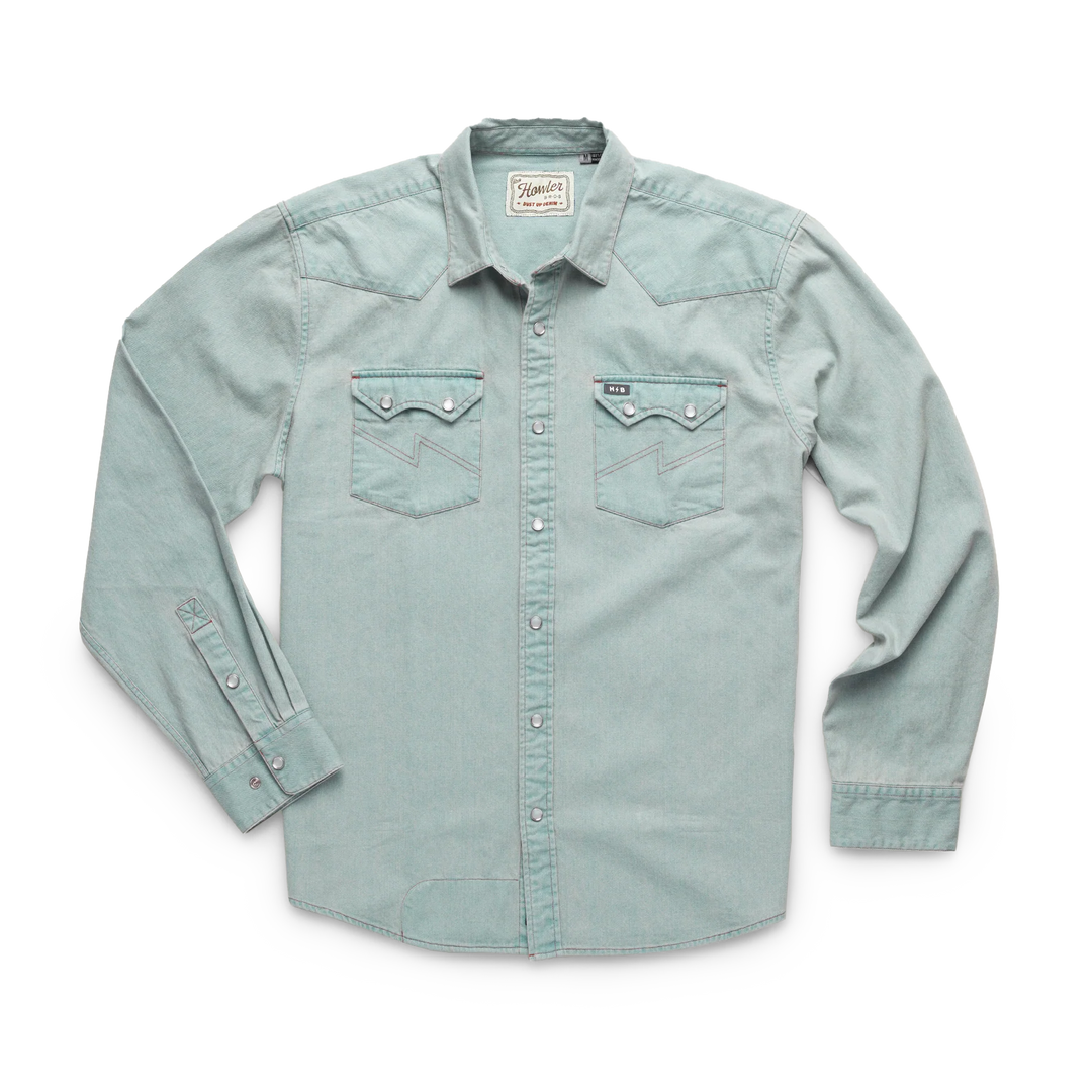 Dust Up Denim Snapshirt in Light Wash