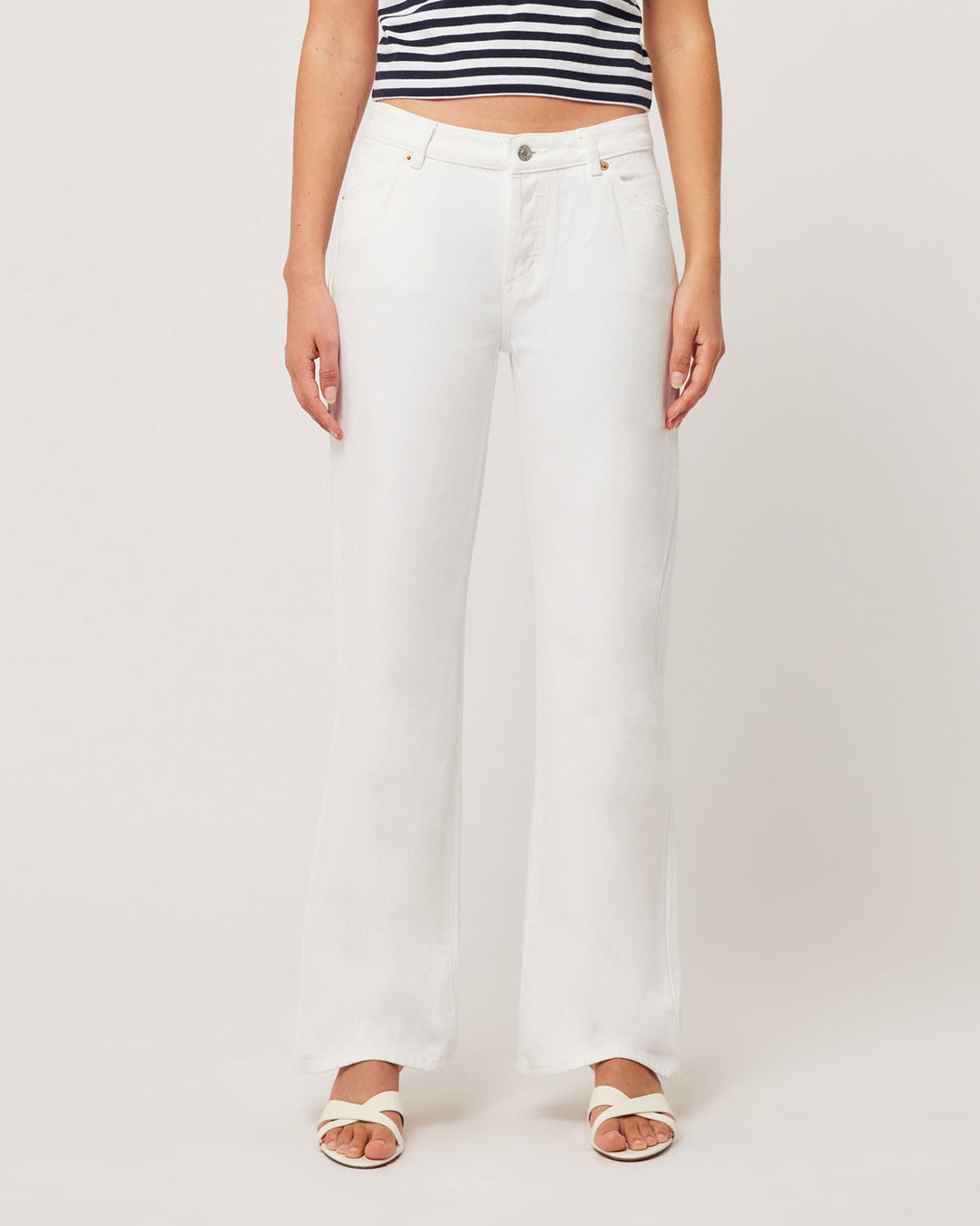 Heidi Low Rigid in Vintage White