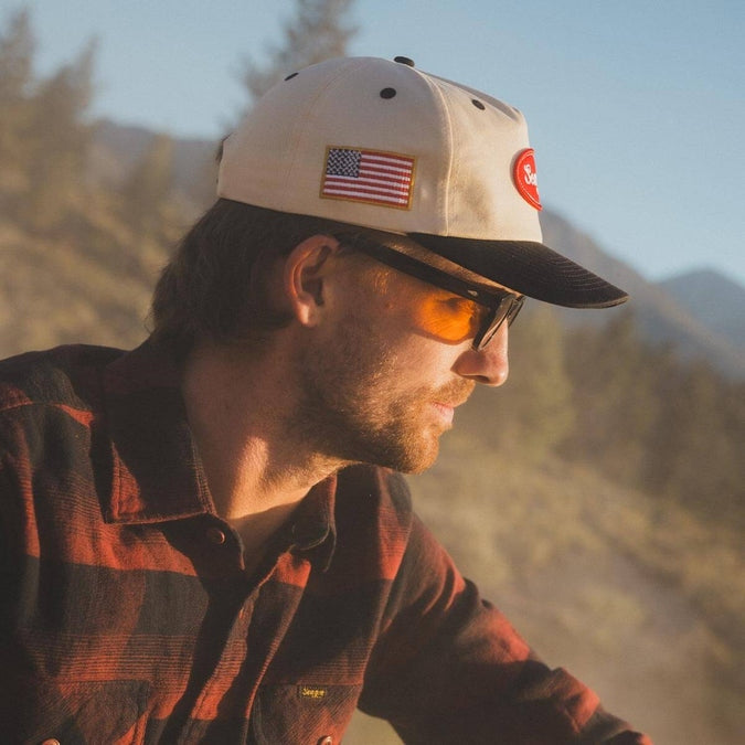 SGR USA Snapback in Cream/Black