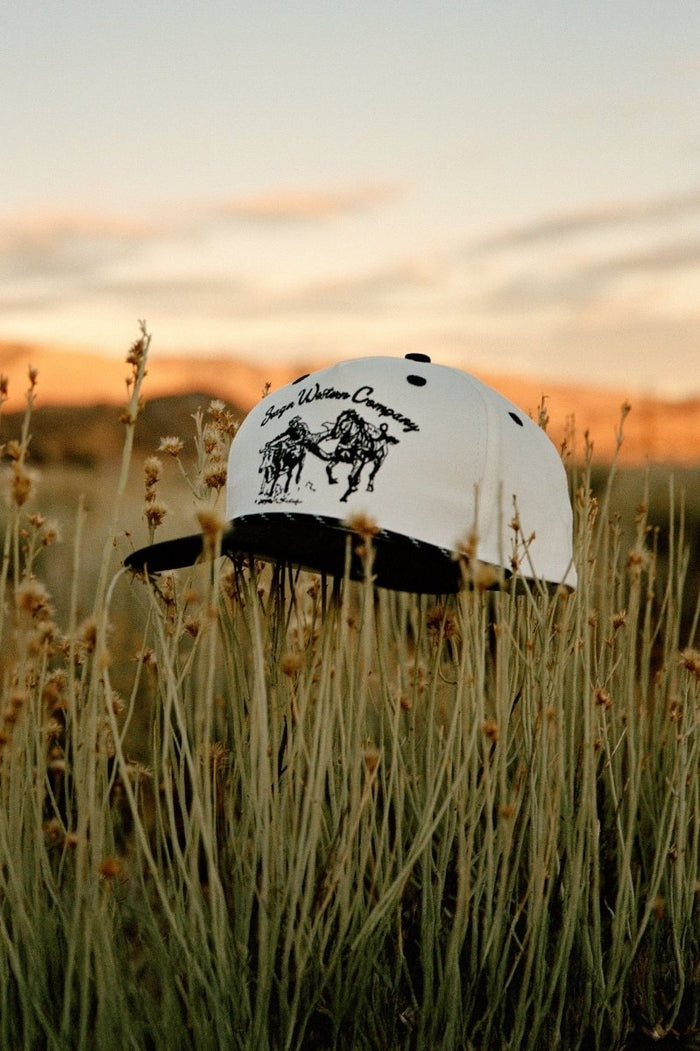Los Rios Canvas Snapback in Cream/ Black